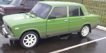 У Тернополі шукають водія, який на “зеленій розвалюсі” збив мотоцикліста