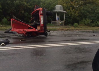 Біля Тернополя жахлива аварія: зіштовхнутися три авто, один водій загинув (фото)