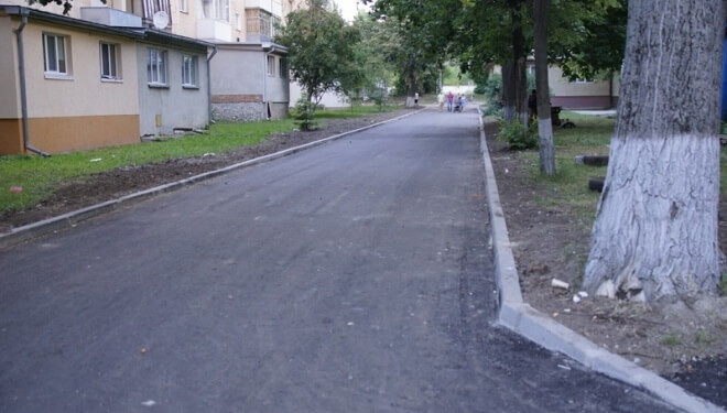 У яких тернопільських дворах наводять лад