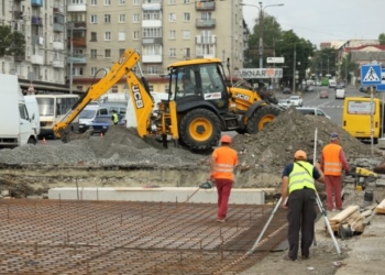 Що роблять біля озера у Тернополі і доки це триватиме?