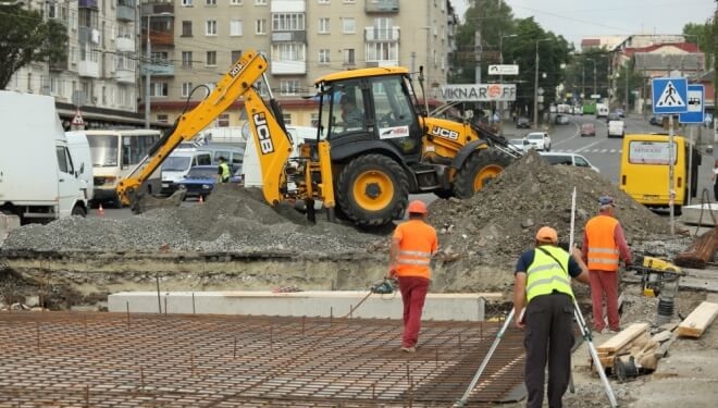 Що роблять біля озера у Тернополі і доки це триватиме?