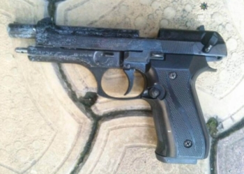 Чоловік у Тернополі погрожував зброєю