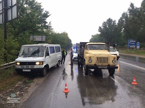 Після випитої пляшки горілки тернополянин сів за кермом і потрапив у аварію
