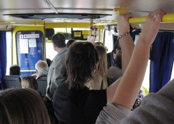 чоловік вистрибнув з маршрутки