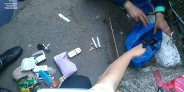 У Тернополі виявили жінка із торбою, повною наркотиків