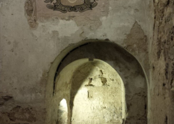 Тернополян вперше за десятки років пустили у підземелля замку (фото)