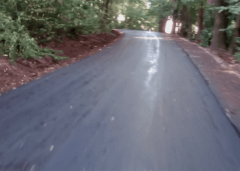 Тернопільські підприємці разом з міською радою  ремонтують дорогу до Дальнього пляжу