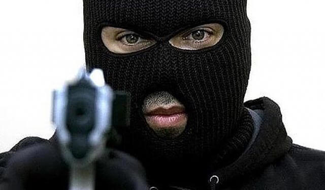 Зухвале пограбування відбулося на вихідних поблизу Тернополя