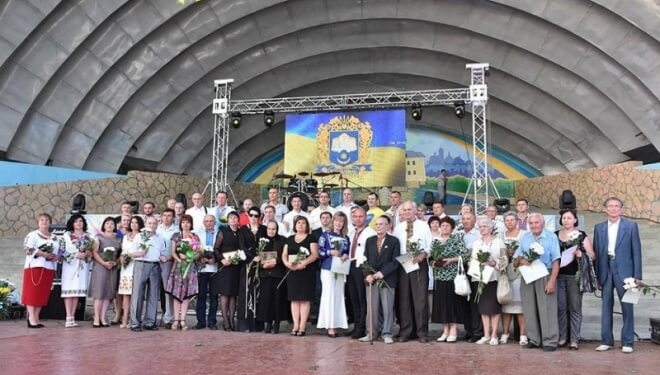 Президент відзначив керівників двох тернопільських ЖЕКів