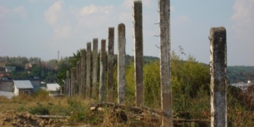 Військову частину на Тернопільщині загороджують (фото)