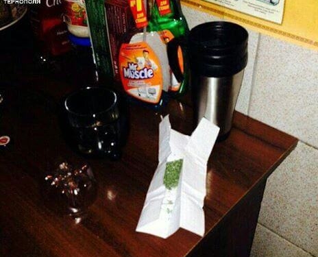 У центрі Тернополя в магазині шуміли і кайфували