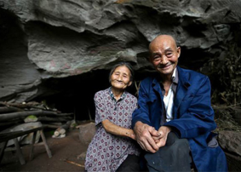 У світі знайшли сімейну пару, яка у печері виховала чотирьох дітей