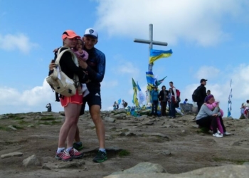 Дмитро Підручний разом з сім'єю