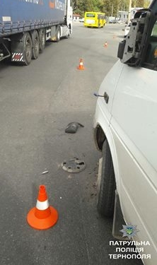 У Тернополі знайшли автомобіль, який втік з місця ДТП