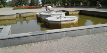 Просто немає слів, як його можна так загадити, – тернополяни шоковані виглядом фонтану