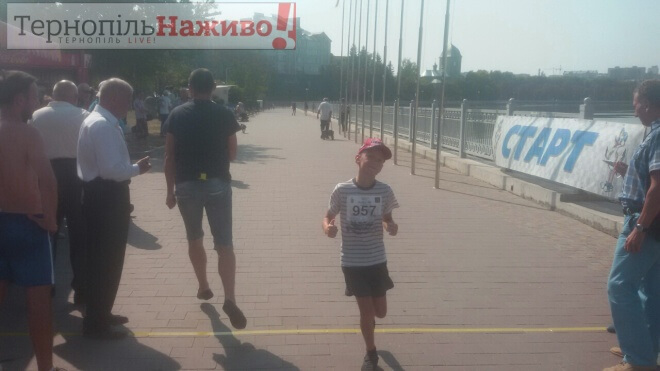 “Тернопільську Озеряну” пробіг 9-річний хлопчик і 82-річний чоловік (фото)