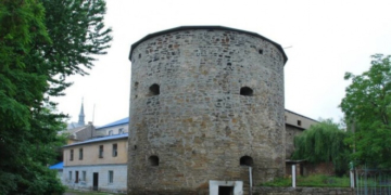 На Тернопільщині є замок, у якому розміщена… психлікарня