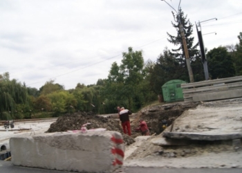 Стало відомо, коли можуть відкрити рух через дамбу у Тернополі