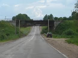 На узбіччі траси на Тернопільщині знайшли мертвого чоловіка