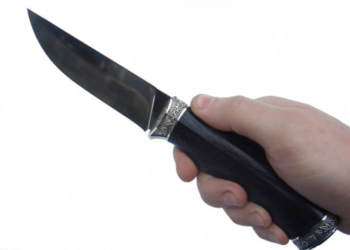 На Тернопільщині батько запхав ножа у шию сина