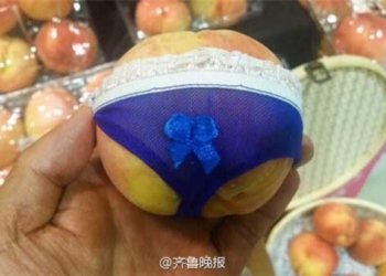 Незвичайні персики в жіночій білизні пропонують покупцям