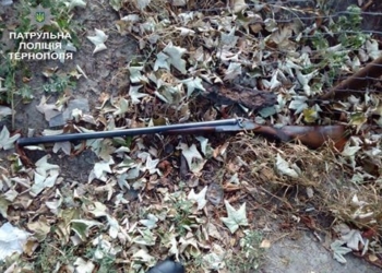 У Тернополі чоловік з рушницею погрожував перехожим