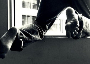 На Східному у Тернополі чоловік вистрибнув з вікна