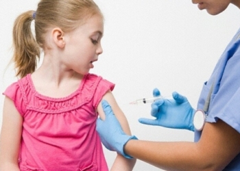 Тернопільські медики пояснили, що загрожує дітям без щеплень