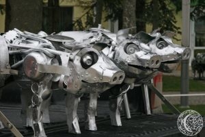 На Тернопільщині з’явилися металеві свині