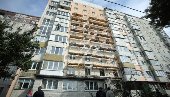 У Тернополі почали утеплювати багатоповерхівки (фото)