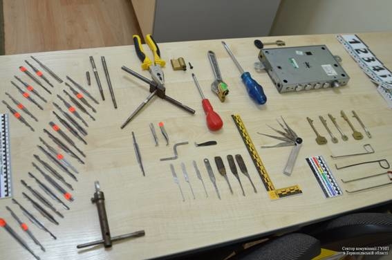 На Тернопільщині злодії азотом відкривають замки квартир