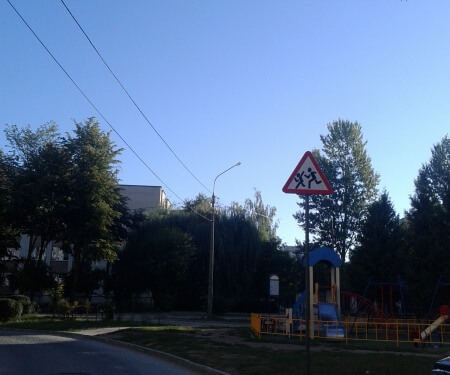 У Тернополі понаставляли нових дорожніх знаків (фотофакт)