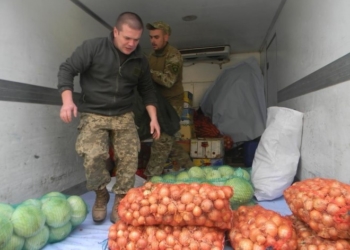 З Тернополя у зону бойових дій волонтери передали продукти (фото)