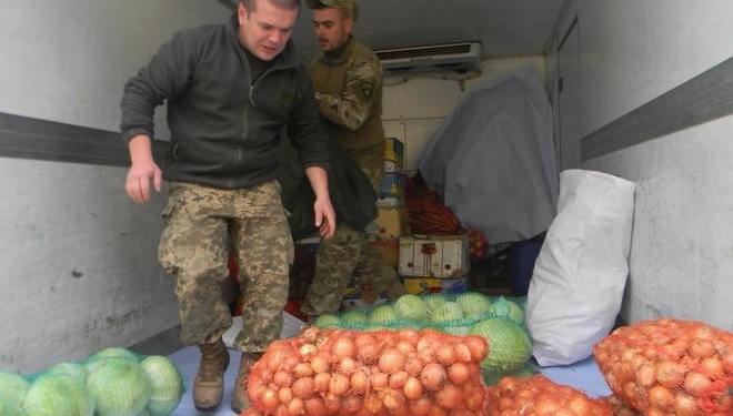 З Тернополя у зону бойових дій волонтери передали продукти (фото)