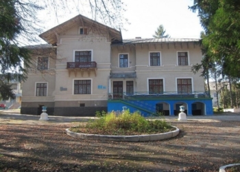 Черговий скандал: люди звинувачують тернопільських чиновників у примусовому знищенні санаторіїв