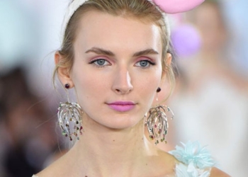 Фешн новинка: дизайнери  на волосся чіпляють… тістечка та кекси