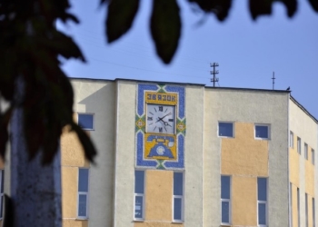 У Теребовлі на Тернопільщині вже півтори місяці “мовчить” головний годинник міста