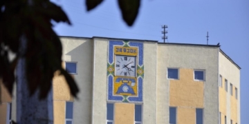 У Теребовлі на Тернопільщині вже півтори місяці “мовчить” головний годинник міста