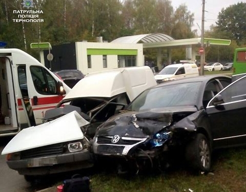 Страшне ДТП на Микулинецькій у Тернополі забрало життя двох людей (фото)
