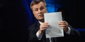Наливайченко продемонстрував в ефірі секретні сторінки угоди з МВФ
