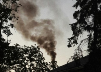 На Тернопільщині дим з підприємства не дає людям спокійно жити (фото)