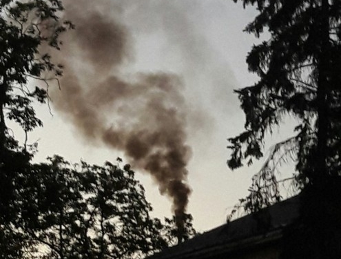 На Тернопільщині дим з підприємства не дає людям спокійно жити (фото)