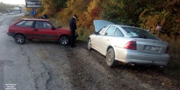 У Тернополі п’яний водій зніс огорожу (фото)
