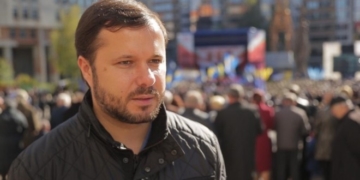 Поруч з пам’ятником Героям Небесної Сотні «Креатор-Буд», під керівництвом Ігоря Гуди, облаштує зелені острівці та декоративний фонтан