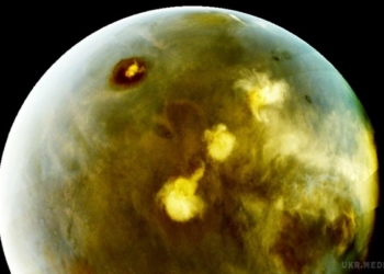 Вчені показали, як Марс світиться в ультрафіолеті (фото, відео)