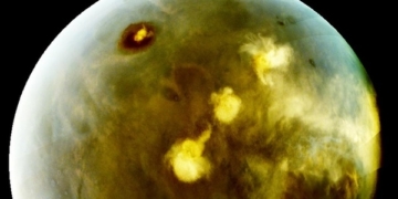 Вчені показали, як Марс світиться в ультрафіолеті (фото, відео)