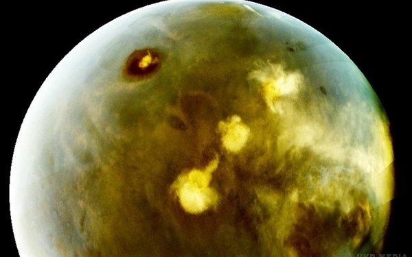 Вчені показали, як Марс світиться в ультрафіолеті (фото, відео)