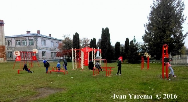 Брати Кличко зробили подарунок особливому селу на Тернопільщині