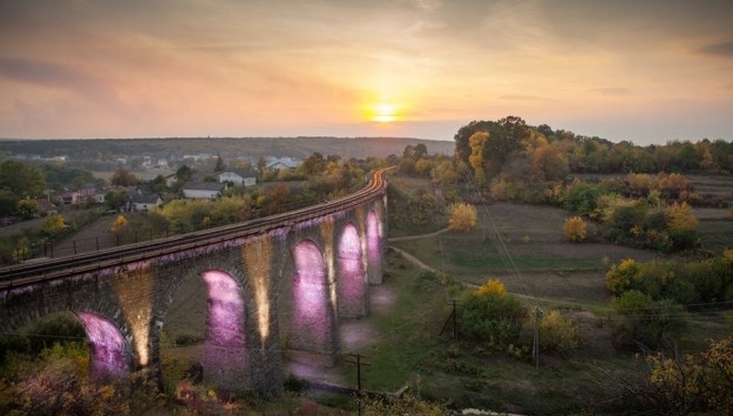 “Освітлення” для унікального мосту на Тернопільщині вразило людей (фото)