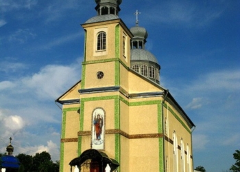 Як виглядає церква на Тернопільщині, яку колись розбомбили німці